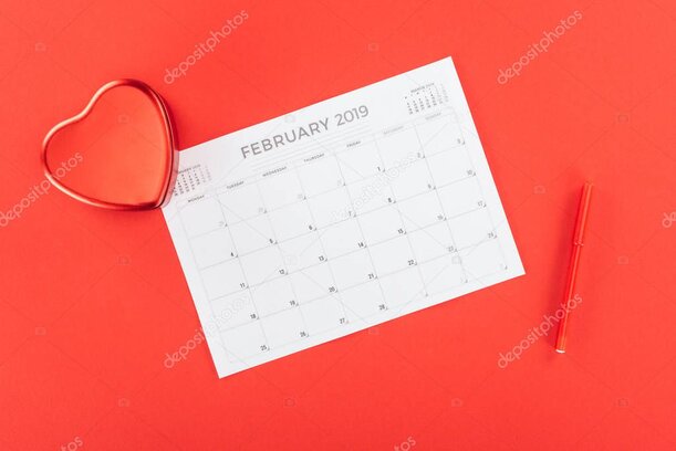 Kalender mit markierten Veranstaltungsterminen im Sommer